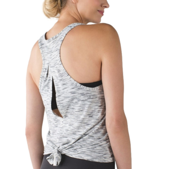 lululemon athletica Tops - Lululemon Salute the Sun Tank sz 4 - Excellent Condition